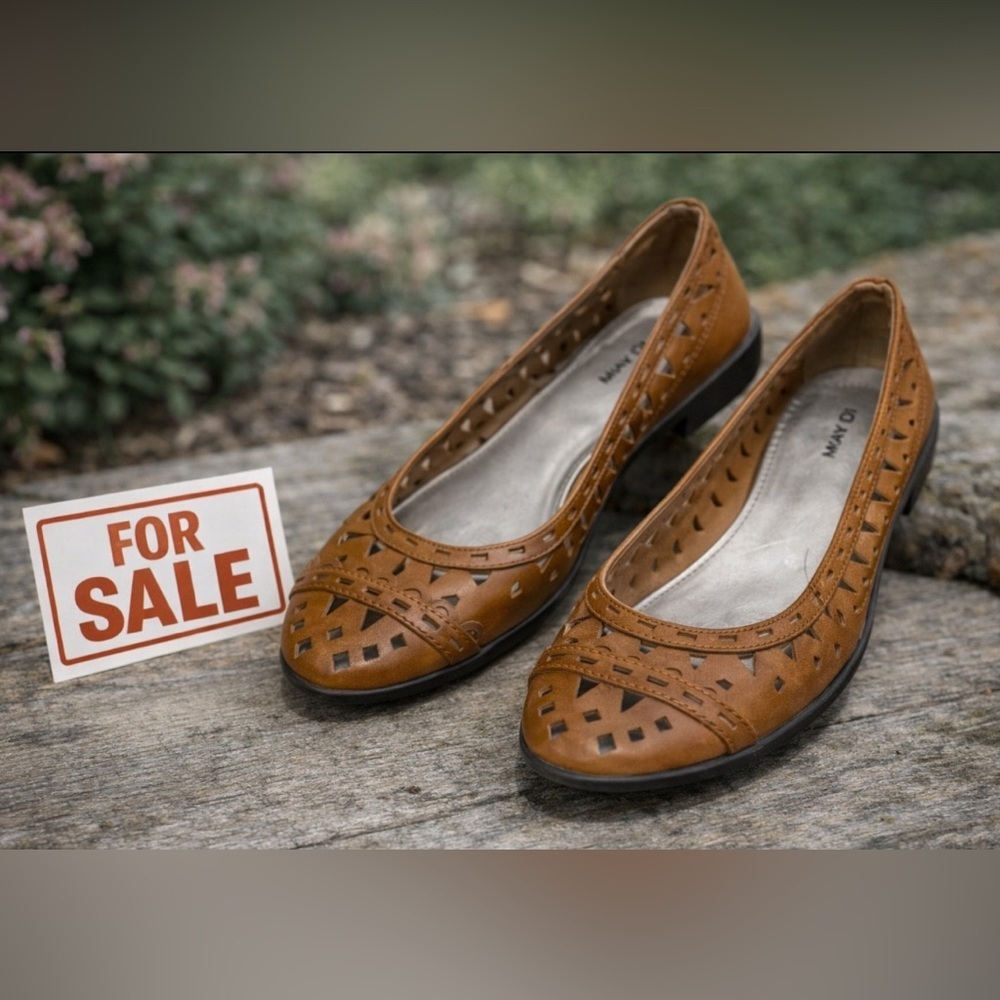 Old Navy Women's Brown Flats size 8